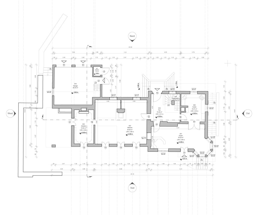 Technical ground floor plan of an existing building with garage, study, living room, dining room, kitchen, stairwell and storage room, including dimensions and orientation. As-built plan vs. rendered floor plan — Metrika360 comparison.
